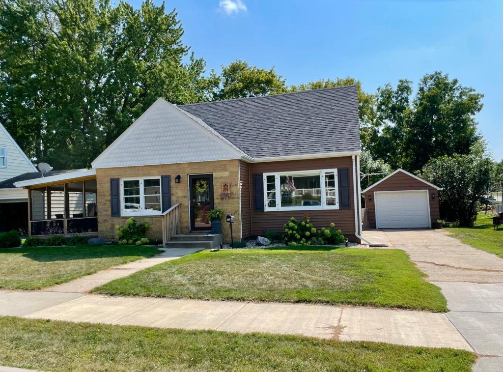 Reiner Real Estate All Listings